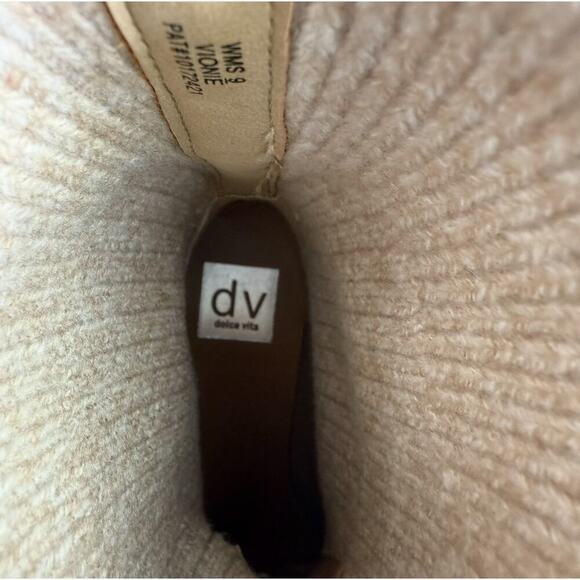 DV by Dolce Vita Vionie Sock Bootie Women’s 9M Light Tan Memory Foam Lug Sole - Picture 4 of 11